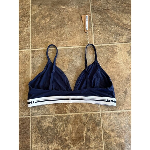 Skims Fits Everybody Logo Triangle Bralette Navy Size Large - Picture 5 of 7